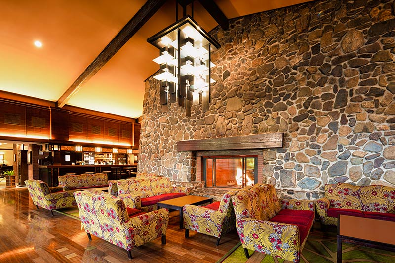 Disney Sequoia Lodge® lounge